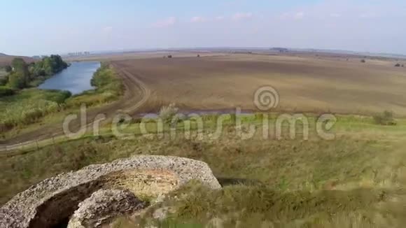 古格托达西亚定居点的废墟空中景色视频的预览图