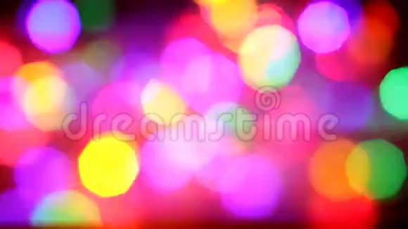 闪烁五颜六色的花环模糊的效果视频的预览图