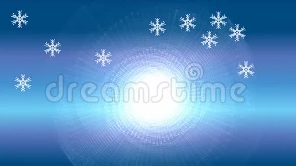 雪花颗粒在蓝色梯度背景上冬季背景下的飞雪和多云的霜冬日视频的预览图