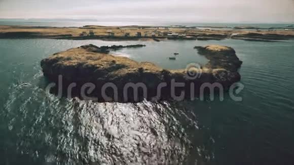 沿着维古岛海岸飞行视频的预览图