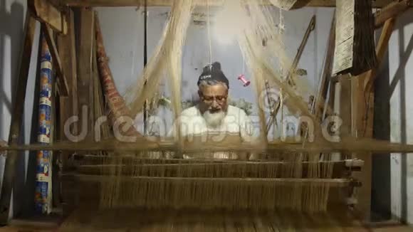 瓦拉纳西印度印度织工视频的预览图