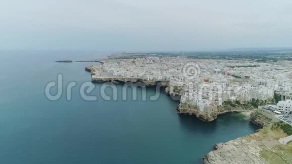 意大利城市海岸线和白房子视频的预览图