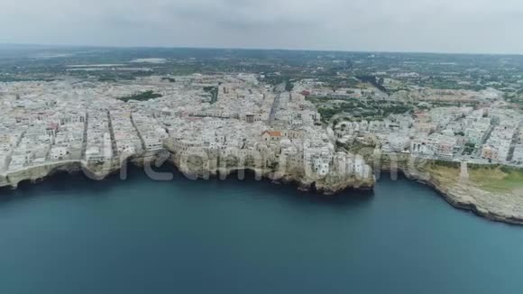 意大利城市海上海岸线和白房子视频的预览图