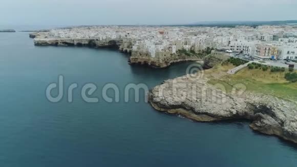 意大利城市海岸线和白房子视频的预览图