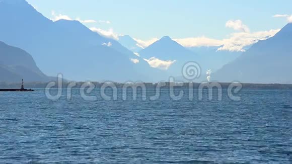 山和日内瓦湖视频的预览图