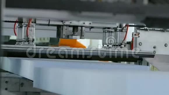 生产绝缘材料机械加工塑料视频的预览图