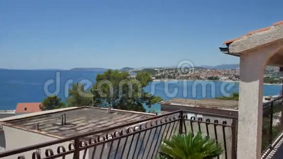克罗地亚斯普利特海岸从酒店露台上观看视频的预览图