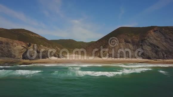 葡萄牙南部和西部海岸的野生海滩视频的预览图