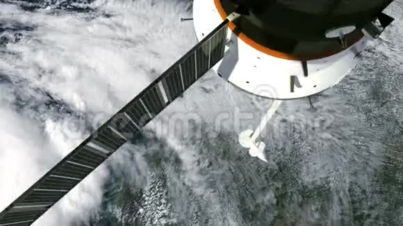 国际空间站在飓风上方的飞行视频的预览图