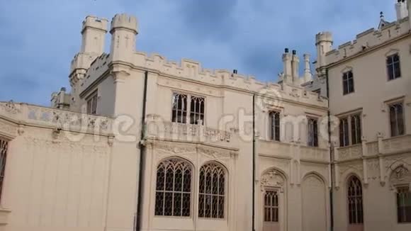 宫殿莱德尼斯城堡和城堡花园莱德尼斯城堡教科文组织世界遗产在南摩拉维亚4K视频的预览图