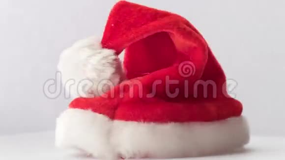 圣诞老人的红帽子视频的预览图
