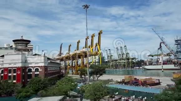 新加坡商业港口它是世界上最繁忙的港口视频的预览图