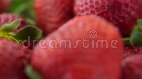 美味的草莓特写视频的预览图