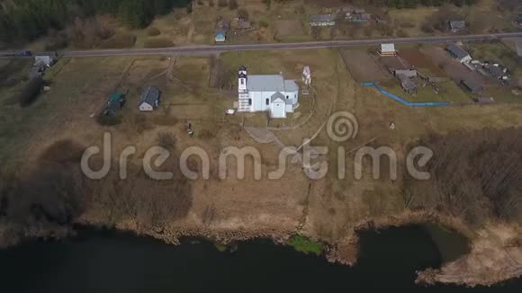 村庄房屋在春天维什涅沃白俄罗斯无人驾驶飞机射击视频的预览图