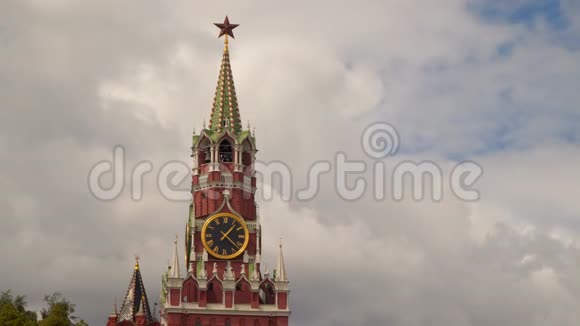 莫斯科克里姆林宫城墙的斯帕斯卡亚塔视频的预览图