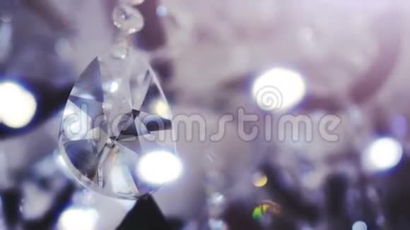 美丽的大椭圆形水晶吊灯视频的预览图