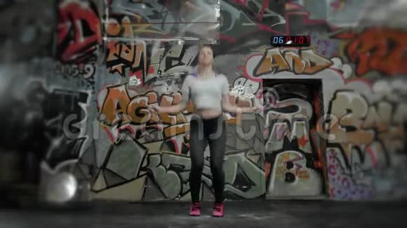 美丽的运动女性在交叉健身馆用跳绳锻炼女孩运动员跳跃视频的预览图
