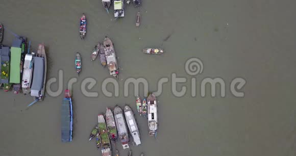 越南灿陀彩铃浮动市场全景交通图视频的预览图