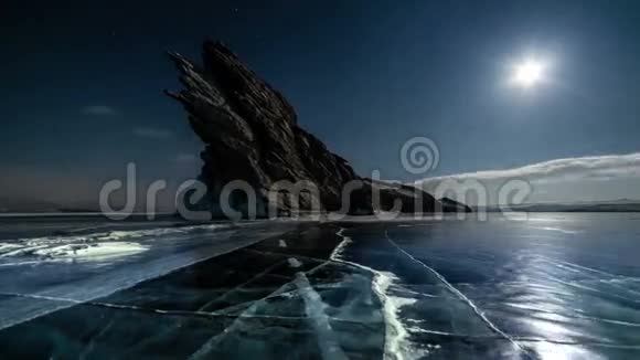 贝加尔湖冰封的日落视频的预览图