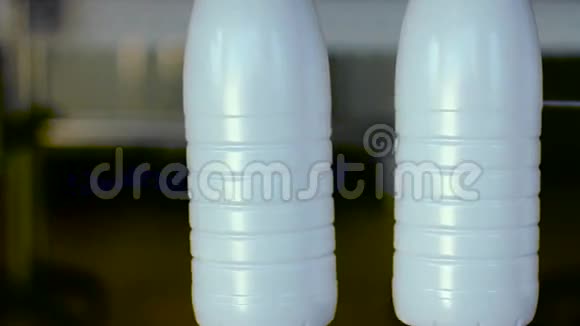 奶瓶输送机的技术视频的预览图