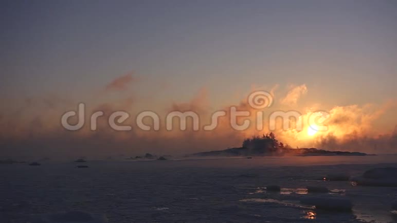 赫尔辛基波罗的海和冬季日出视频的预览图