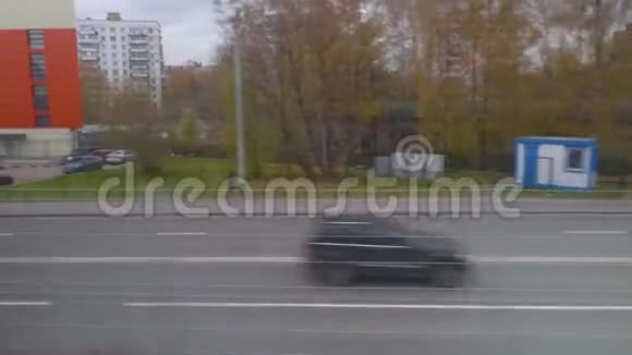 从火车的窗口看莫斯科公路视频的预览图