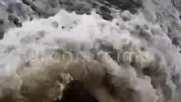 泄洪滔滔瀑布奔流中华黄河视频的预览图