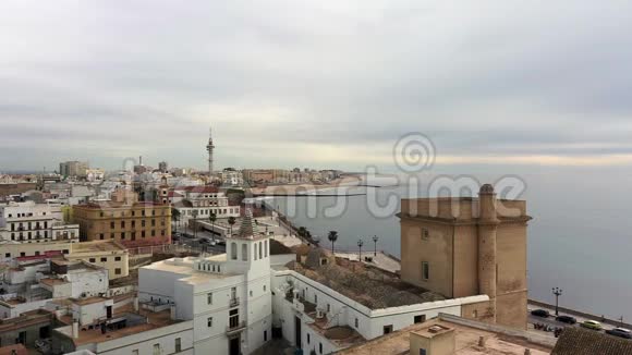 卡迪斯从西班牙安达大教堂塔俯瞰全景视频的预览图