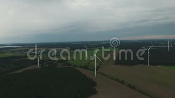 风车风力发电技术无人机空中观景台视频的预览图