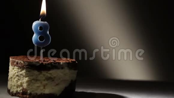 蒂拉米苏蛋糕里的蜡烛八视频的预览图