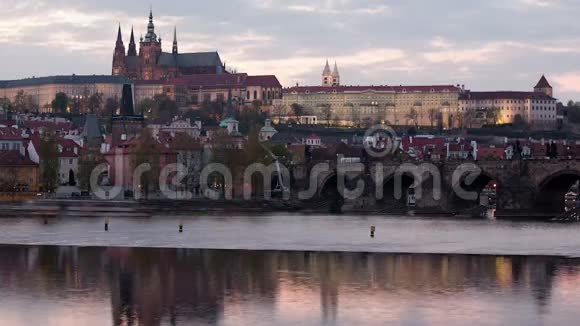 布拉格城堡的照明视频的预览图