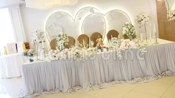 婚宴上的桌子婚礼装饰视频的预览图
