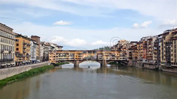 黄金观PonteVecchio桥视频的预览图