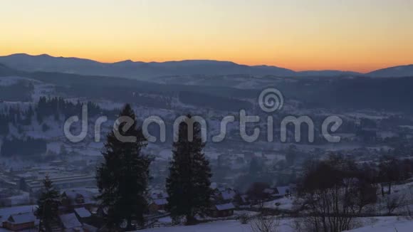 时辰夕阳冬村山视频的预览图