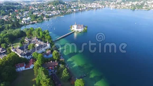 格蒙登奥地利对面的主要城市它位于特拉恩河上的特拉恩湖旁边视频的预览图