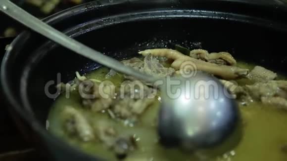韩国热锅韩国餐厅视频的预览图