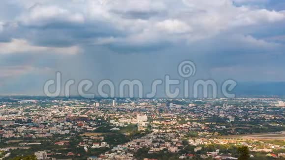 泰国清迈市的暴雨和彩虹视频的预览图