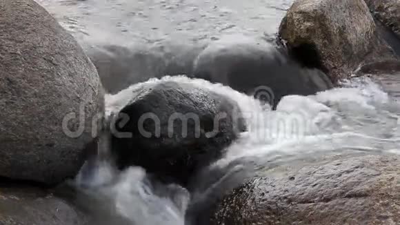 水流慢动作视频的预览图