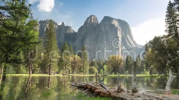 约塞米蒂山谷景观视频的预览图