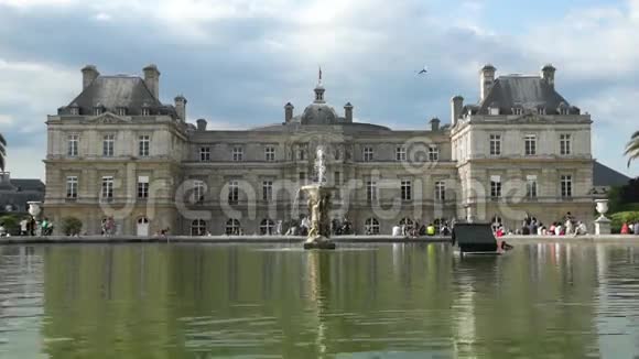 巴黎卢森堡宫视频的预览图