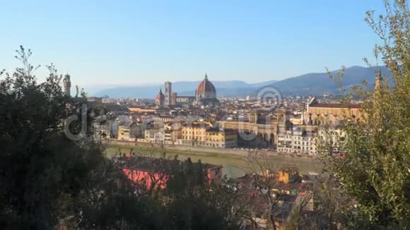 佛罗伦萨大教堂的城市景观佛罗伦萨视频的预览图