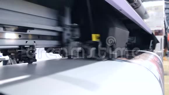 大格式打印机工作视频的预览图