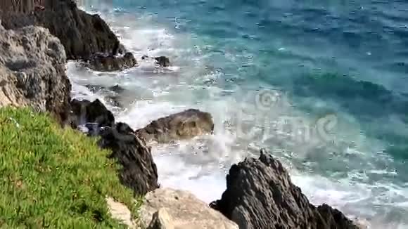 爱琴海沿岸的风景水域被冲刷视频的预览图