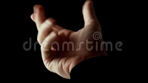 拳头松开露出张开的手掌视频的预览图