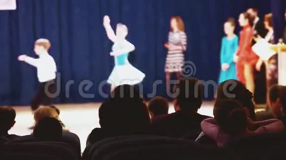 舞厅舞蹈观众视频的预览图
