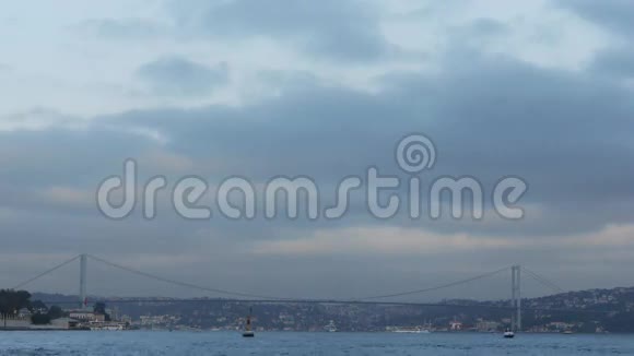 伊斯坦布尔博斯普鲁斯大桥可爱的海景和景观视频的预览图
