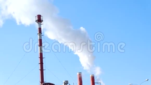 高清镜头空气污染概念旧发电厂视频的预览图