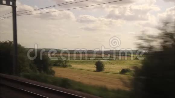 火车旅行视频的预览图