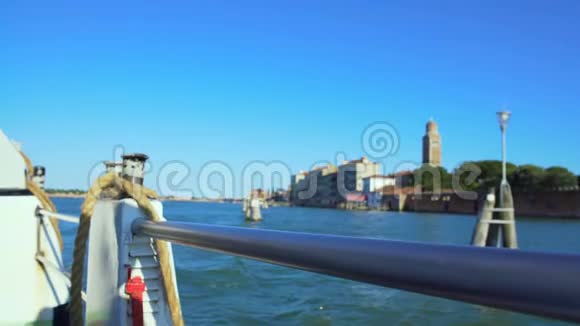 从水上活动船看威尼斯的大运河交通旅行视频的预览图