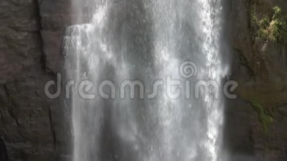 斯里兰卡中部美丽的兰博达瀑布视频的预览图